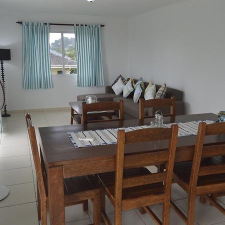 Chez Payet Airport Guesthouse Pointe La Rue Экстерьер фото