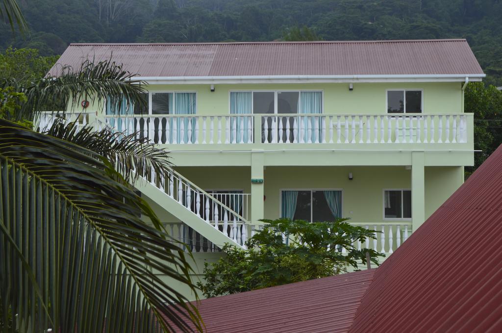 Chez Payet Airport Guesthouse Pointe La Rue Экстерьер фото