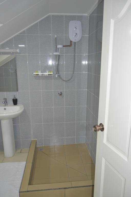 Chez Payet Airport Guesthouse Pointe La Rue Экстерьер фото