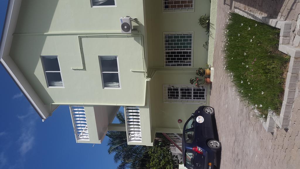 Chez Payet Airport Guesthouse Pointe La Rue Экстерьер фото